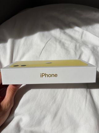 iPhone 11 Giallo