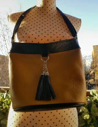 Bolso pequeño piel negro y mostaza