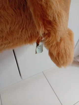 Abrigo UNICEF 12-18 meses,es de piel auténtica.