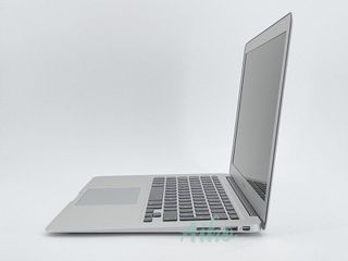 MacBook Air 13" - Intel Core i5 1.8GHz 2 núcleos - SSD 512GB - RAM 8GB