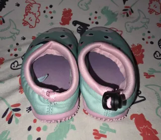 Escarpines agua niña T. 21-22 Unicornio