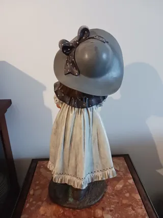 Muñeca Nadal Niña con Perro Porcelana