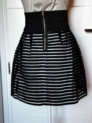 Falda de fiesta Poète Negra goma y tul