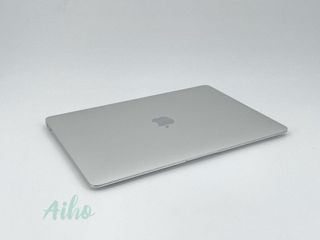 MacBook Air 13" (2018) Intel Core i5 1.6GHz 2 núcleos - SSD 128GB - RAM 8GB - Plata