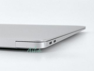 MacBook Air 13" (2018) Intel Core i5 1.6GHz 2 núcleos - SSD 128GB - RAM 8GB - Plata