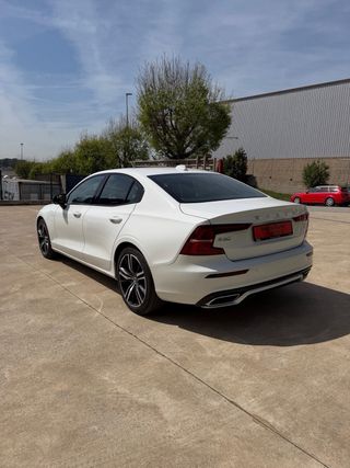 Volvo S60 2022
