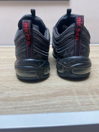 Nike Air Max 97 Talla 44 Negras Logo Rojo