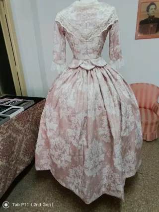 Vestido de fallera rosa y blanco