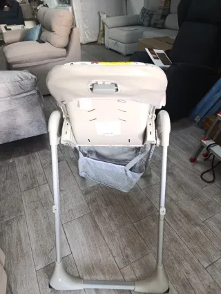 Trona bebé casi nueva