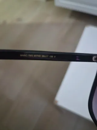 Gafas de sol Marc Jacobs negras y moradas