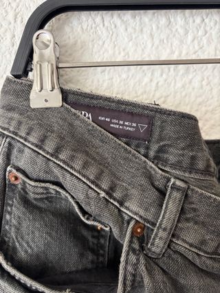 Pantalón vaquero Zara