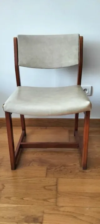 Silla de estudio retro 15€