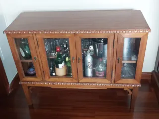 Mueble Botellero Madera y Cristal