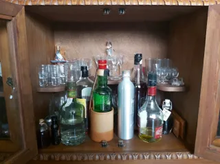 Mueble Botellero Madera y Cristal