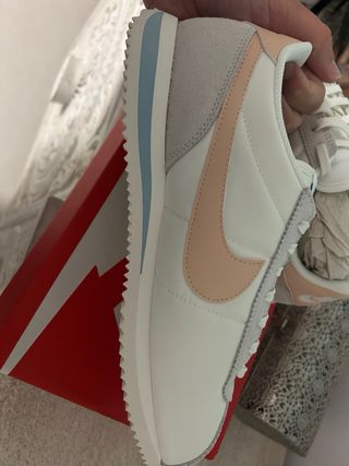 Nike Cortez Blancas y Rosas Talla 38