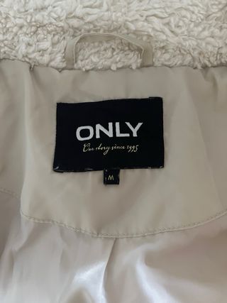 Anorak Only largo blanco con capucha