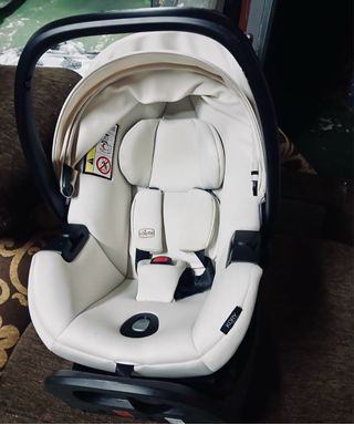 Silla coche grupo 0+ con Isofix, marca Chicco.