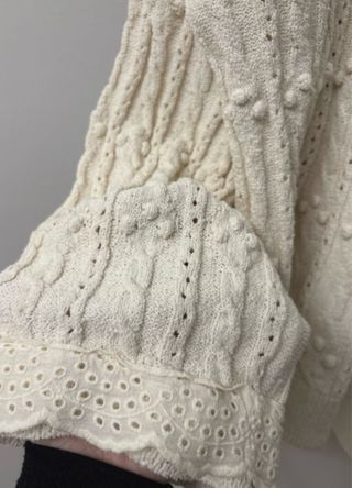 Jersey Zara volantes beige detalles croché
