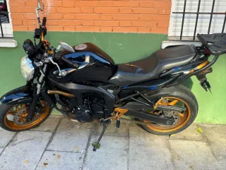 Yamaha FZ6 Naked 2008 Negra/Dorada