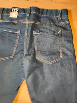 Pantalón vaquero niño Talla  152 cmts