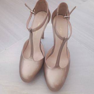 Zapatos tacón aguja T-Strap beige