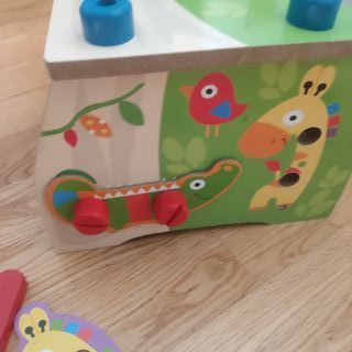 Banco de herramientas de madera para niños