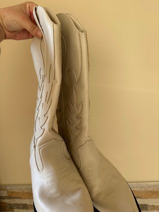 Botines cowboy blancos