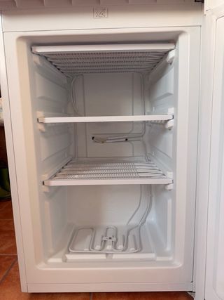 Congelador Edesa bajo blanco