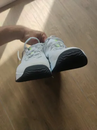 Zapatillas Nike Air Max Fluor y Blancas