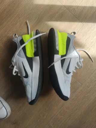 Zapatillas Nike Air Max Fluor y Blancas