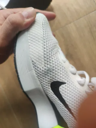 Zapatillas Nike Air Max Fluor y Blancas