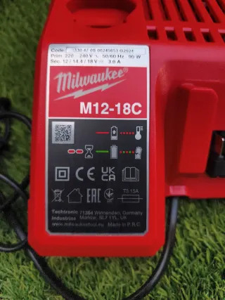 Cargador Milwaukee M12-18C