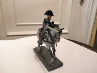 Figura soldado plomo a caballo
