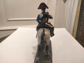 Figura soldado plomo a caballo