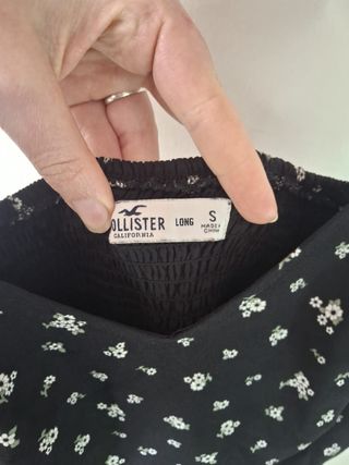 Vestido negro floral Hollister