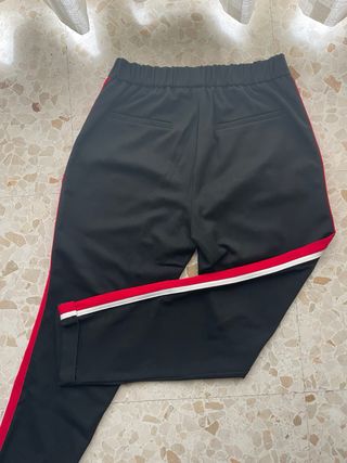 Pantalón Zara negro con raya lateral