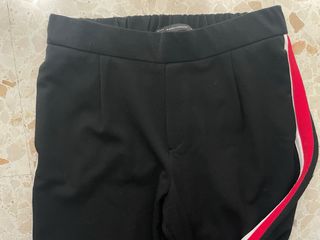 Pantalón Zara negro con raya lateral