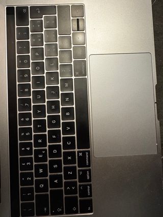 MacBook Pro A1706 en despiece (por partes)