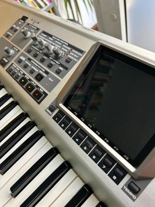 Teclado Roland Fantom X7