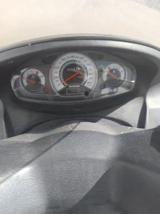 Suzuki Burgman 200 Negra