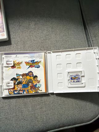Nintendo 2DS + 2 Juegos Inazuma Eleven