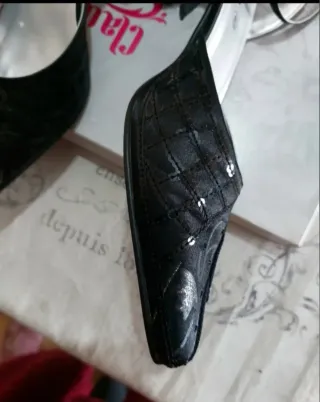 Zapatos Claudia. Talla 40 Negros.UNA SOLA PUESTA