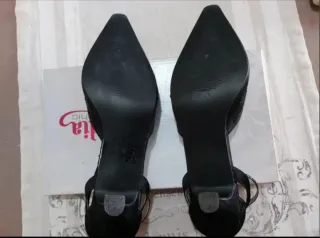 Zapatos Claudia. Talla 40 Negros.UNA SOLA PUESTA