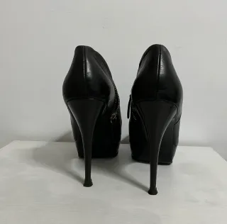 TACONES BOTINES USADOS