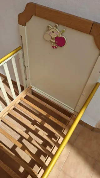 Cuna de madera