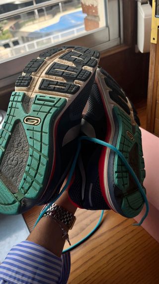 Zapatillas deportivas Kalenji grises y rosas