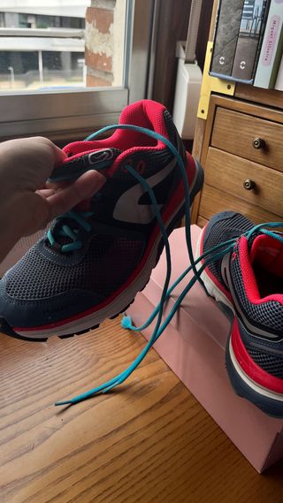 Zapatillas deportivas Kalenji grises y rosas
