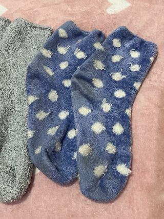 Pack 2 calcetines suaves gris y azul con lunares