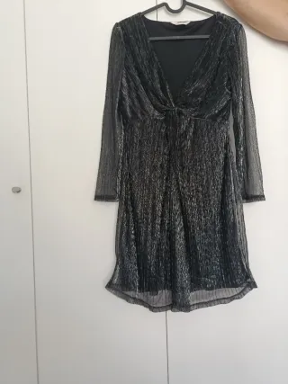 Vestido Springfield plateado y negro