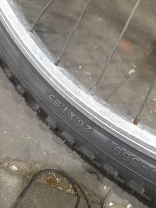 Bicicleta rosa y blanca